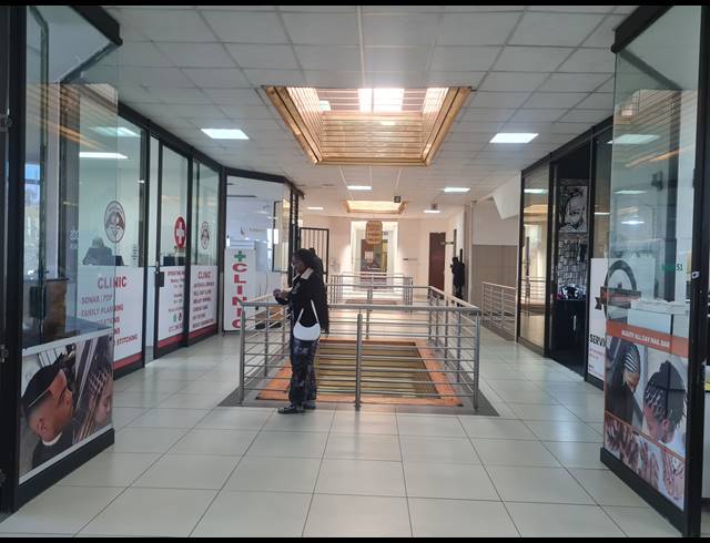 84M² RETAIL RENTED IN HALFWAY HOUSE